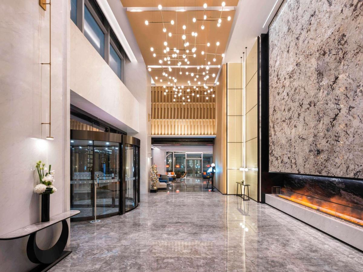 Novotel Shanghai Caohejing Exteriör bild